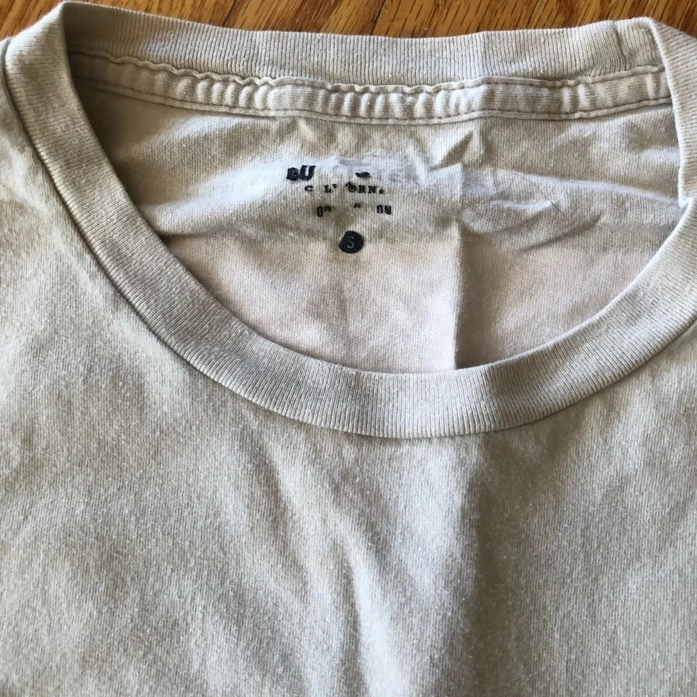 Hollister tee